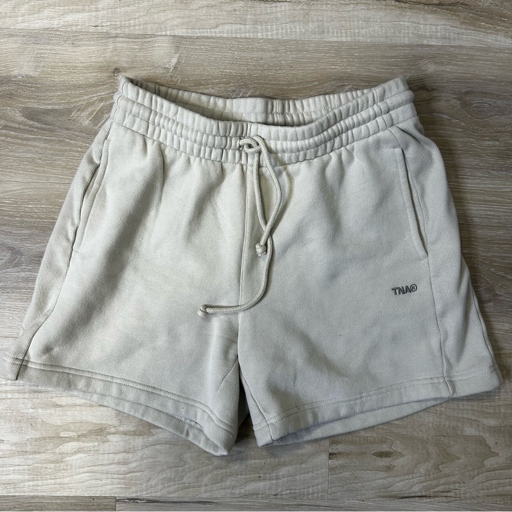 ◾️Aritzia TNA Cozy Fleece Boyfriend Lazy Sweatpant Short In Cream